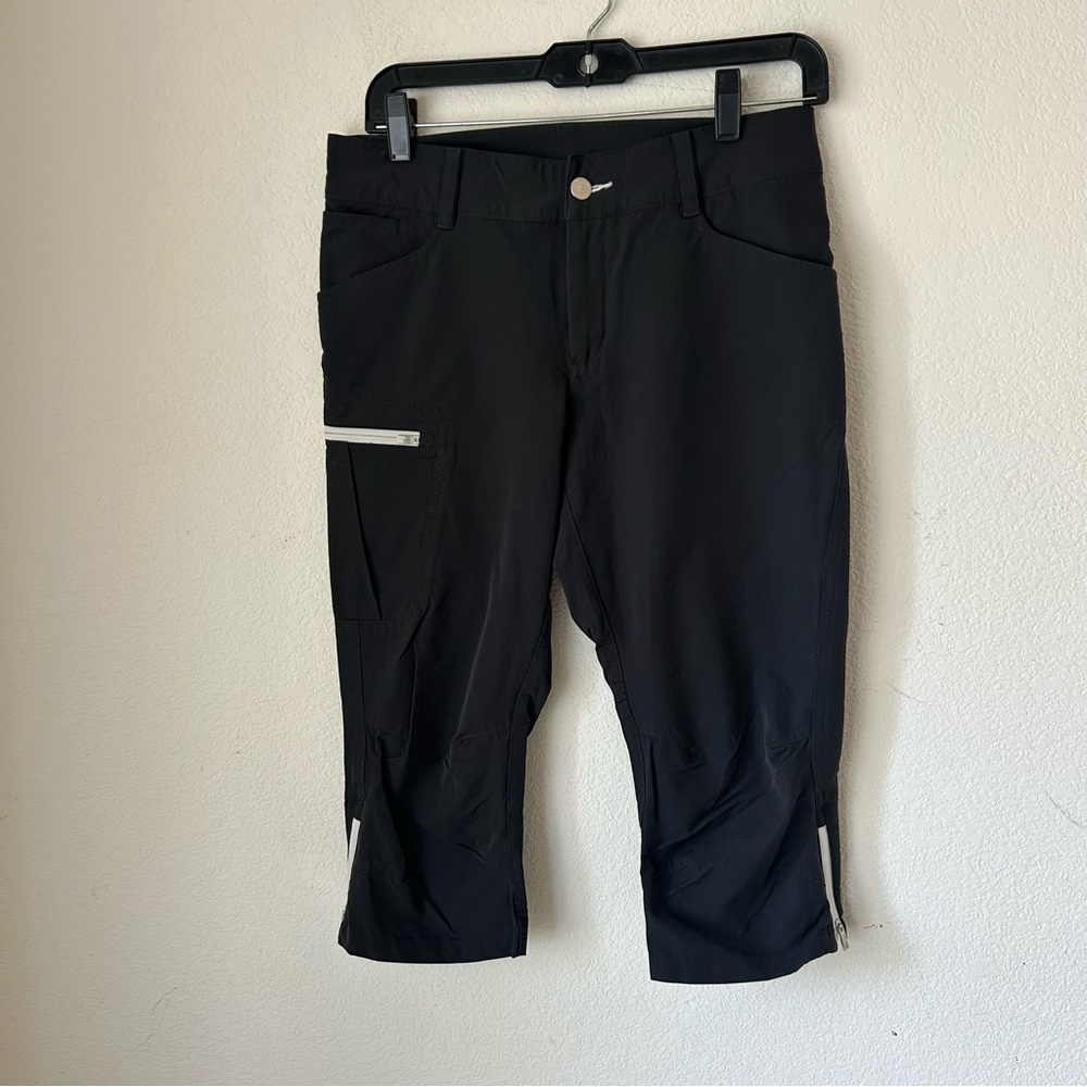 Peak Performance Capri Pants with‎ Zipper Details